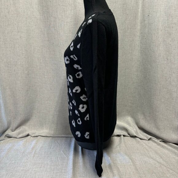 Garnet Hill Leopard Print Black Grey Wool Sweater Crew Neck Women’s Medium - Picture 2 of 12